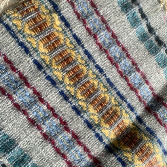 Beautiful vintage 1970s grey wool Guatemalan placemats perfect boho home decor - Picture 5 of 8